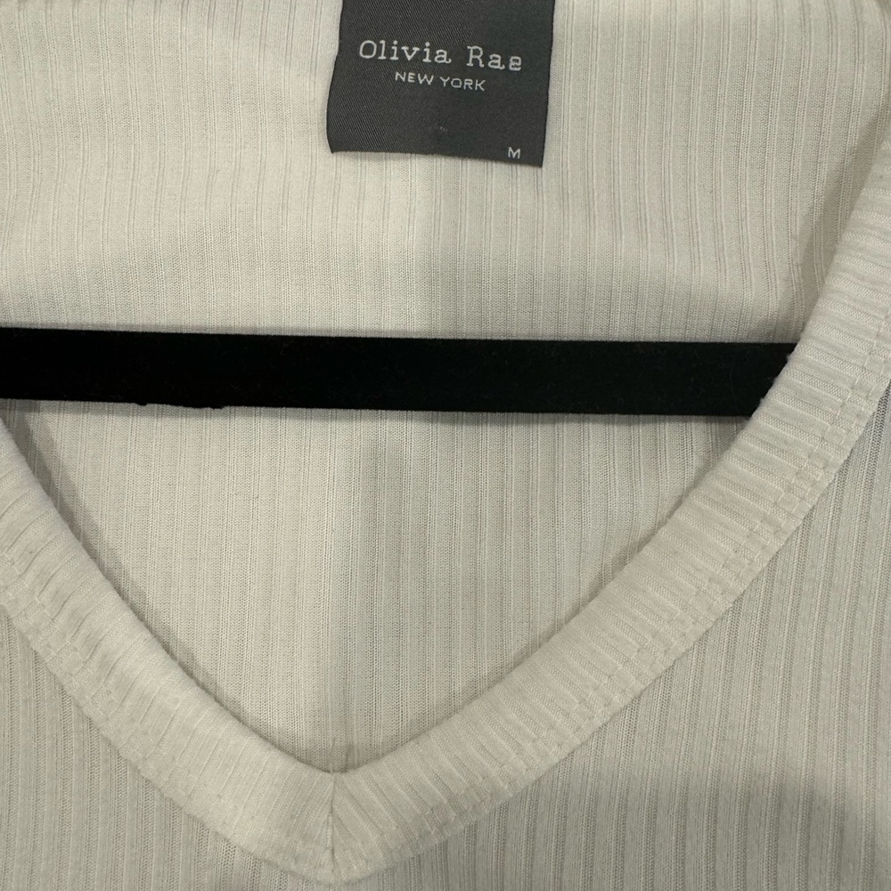 Olivia Rae White Ribbed V-Neck Tee - Picture 3 of 3